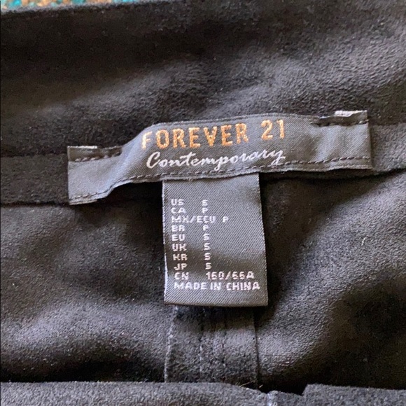 Black velvet button up skirt - Picture 2 of 3